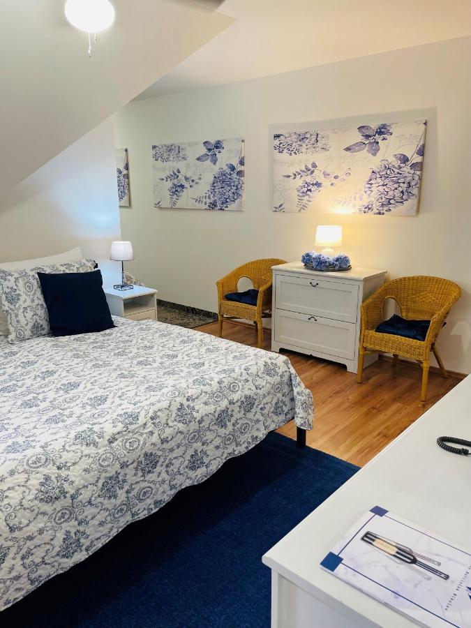 Hotel Marcincak*** Mikulov Bagian luar foto