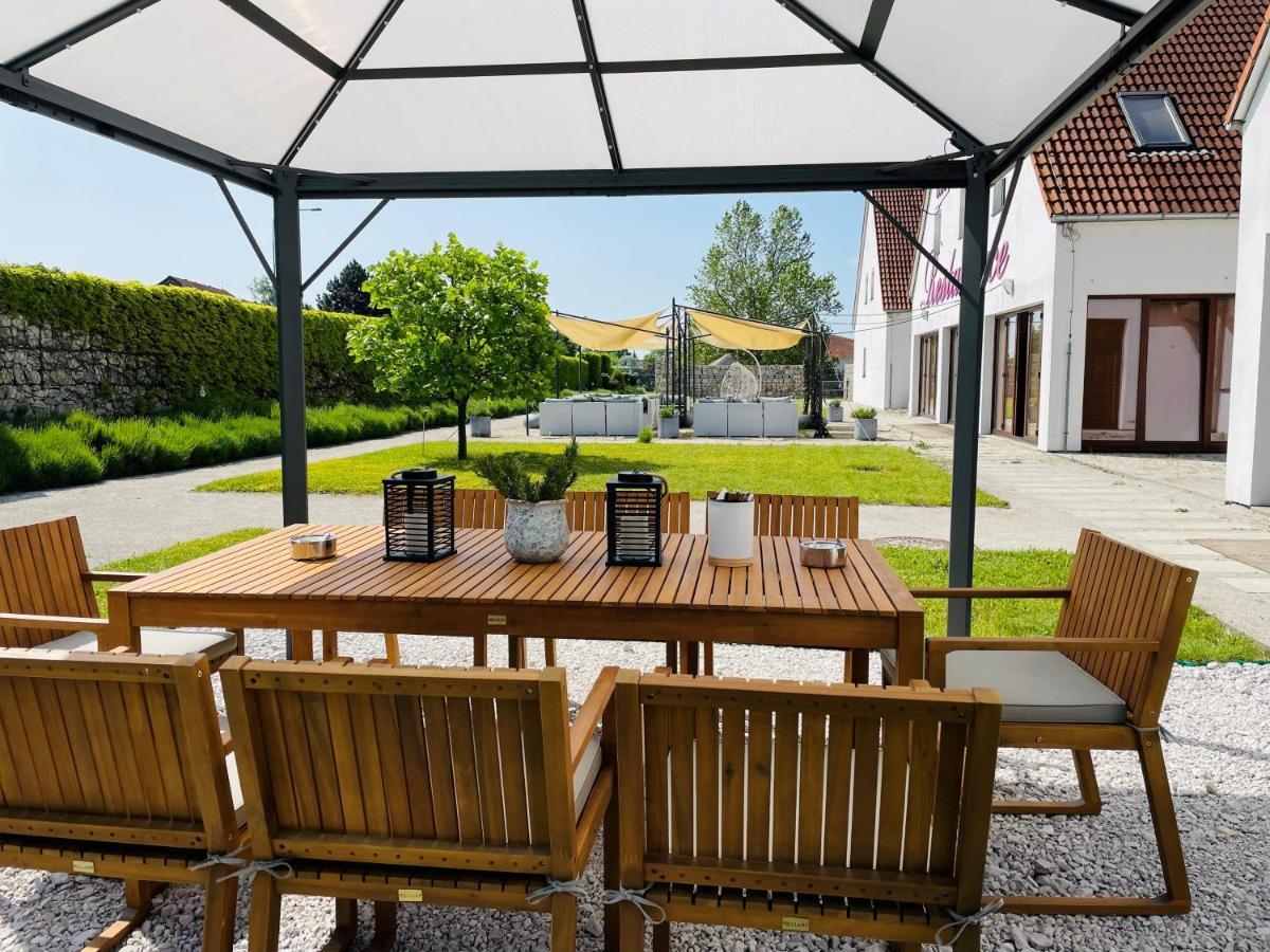 Hotel Marcincak*** Mikulov Bagian luar foto
